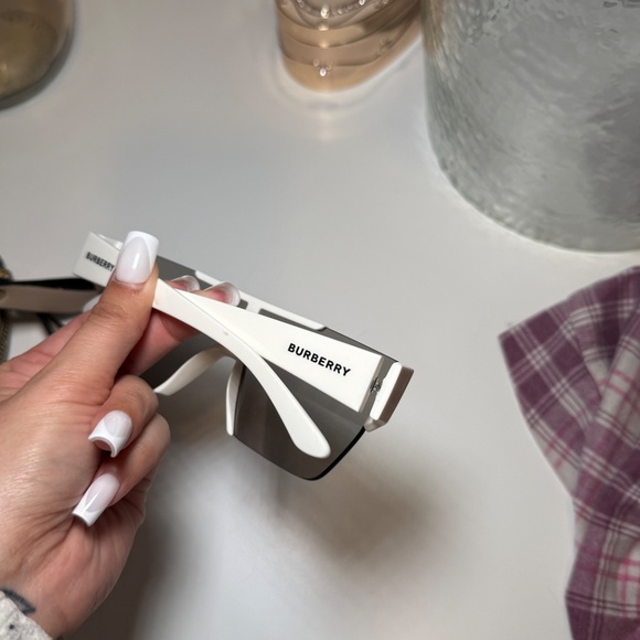 BURBERRY shades. - Picture 3 of 3